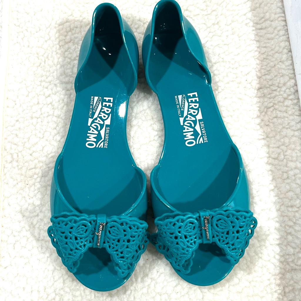 Salvatore Ferragamo Women's Jelly Turquoise Lace Flats Euc Size 8
